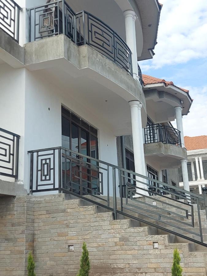 Beautiful 2-Bed Apartment In Akright City Bwebajja Namulanda Exterior photo